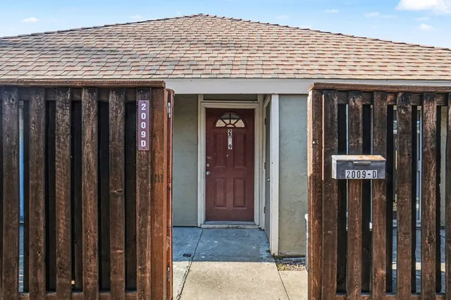 $2,275 | 2009 Olivera Road, Unit D, Concord, CA 94520