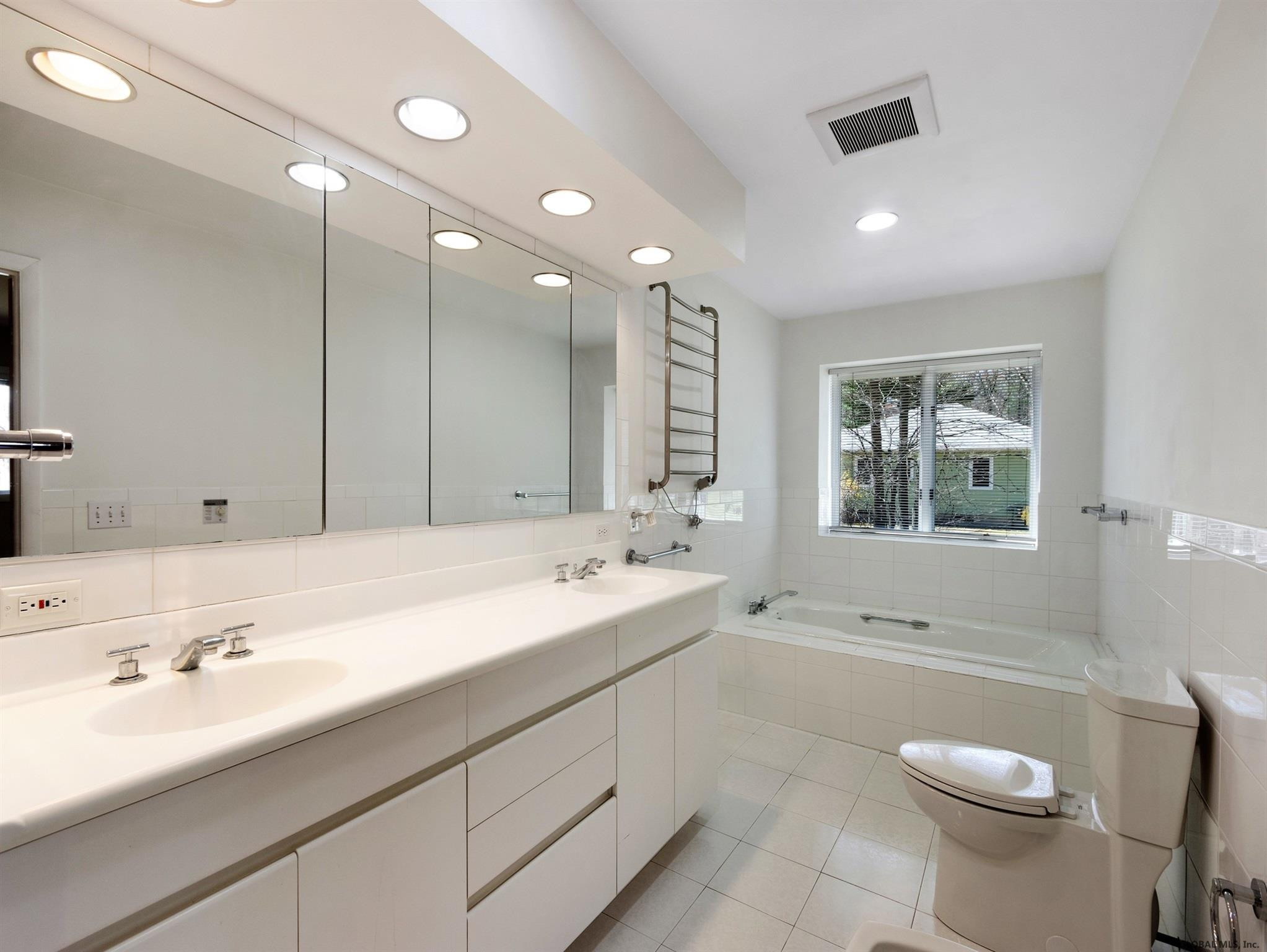 2242 Pine Ridge Road Niskayuna, NY 12309 - Photo 22 of 35 Photo 25