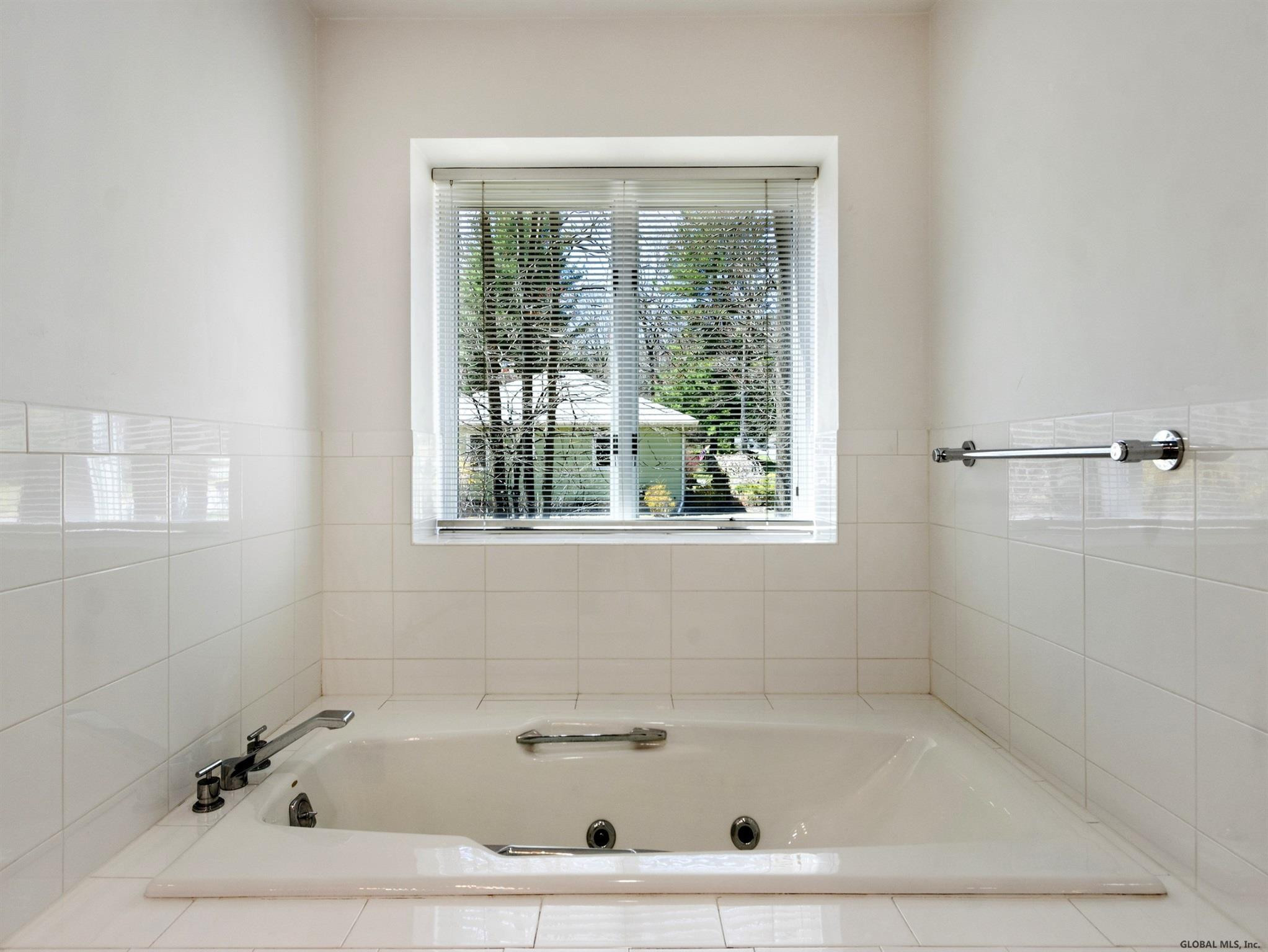 2242 Pine Ridge Road Niskayuna, NY 12309 - Photo 25 of 35 Photo 28