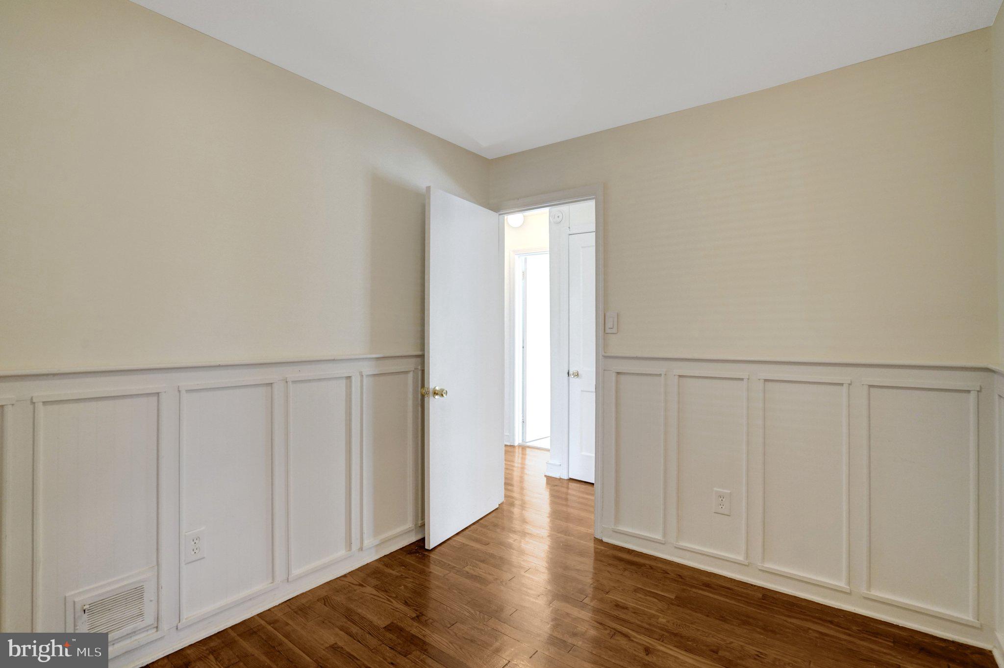 8015 New Market Road Alexandria, VA 22308 - Photo 15 of 41 Dining room