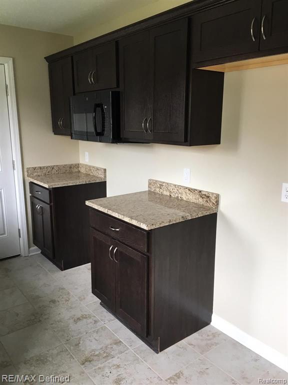 454 Romeo Road, Unit 22 Rochester, MI 48307 - Photo 5 of 18