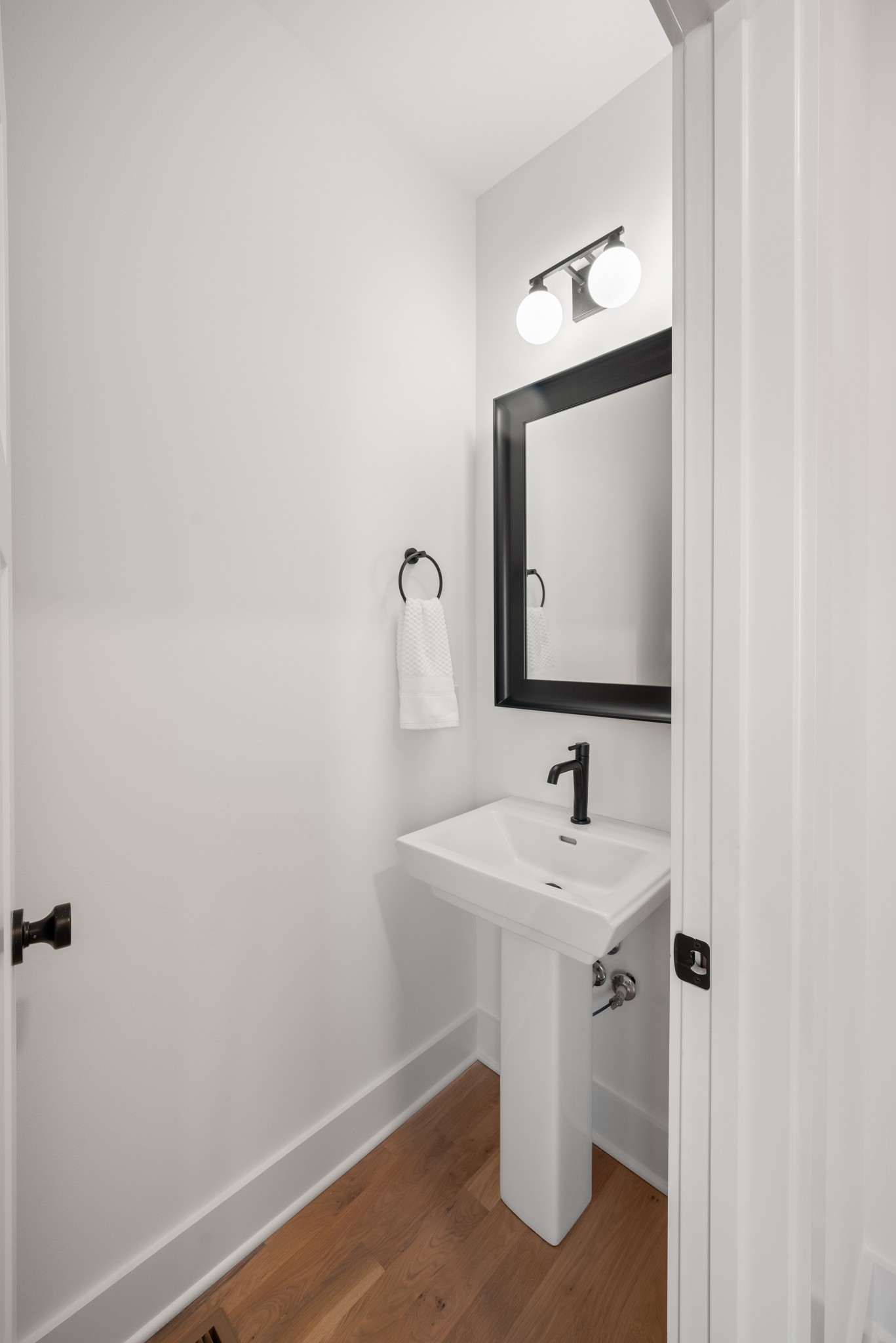 142 Lanier Drive Madison, TN 37115 - Photo 17 of 23 a bathroom with a sink and a mirror