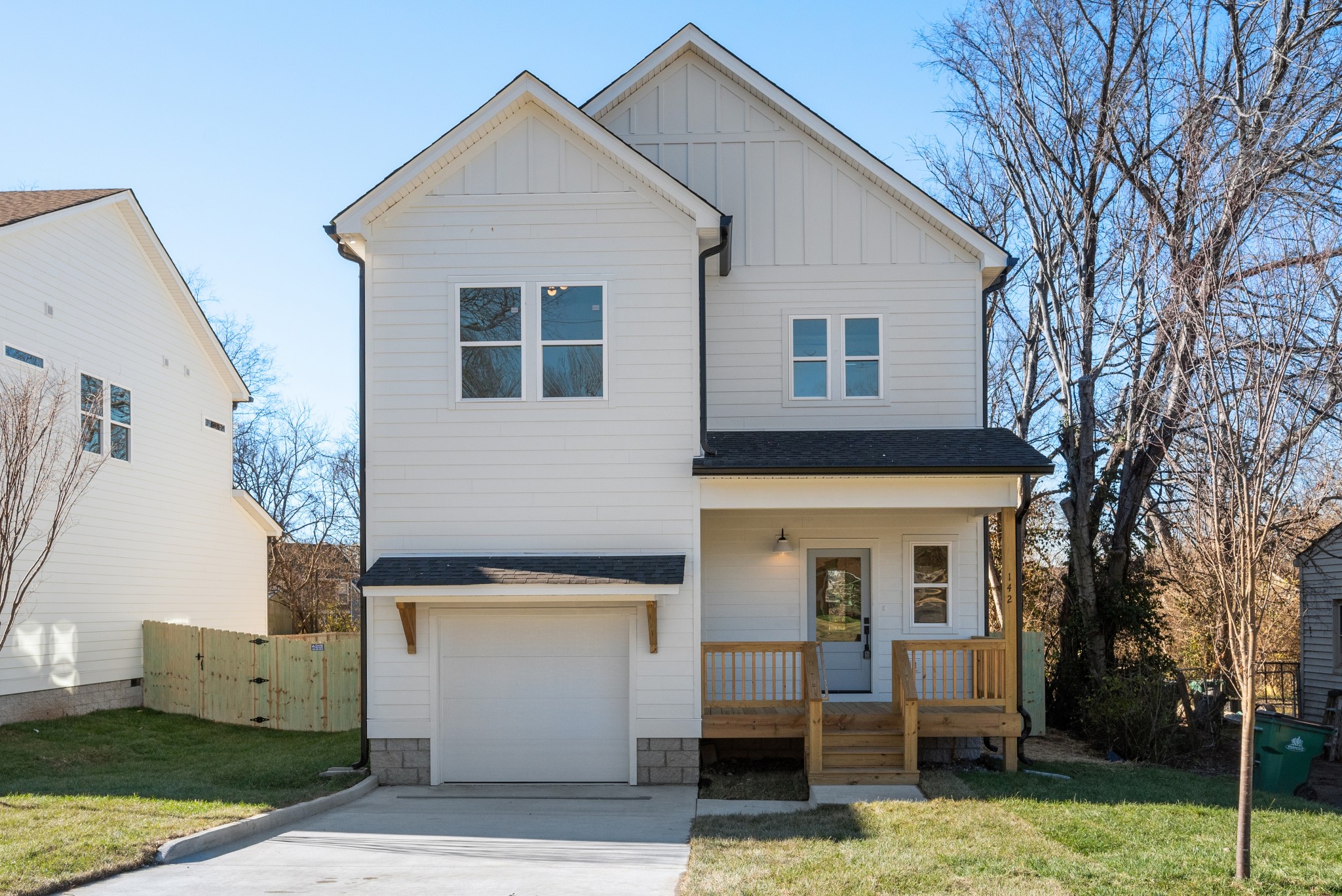 142 Lanier Drive Madison, TN 37115 - Photo 2 of 23 a front view of a house with garden