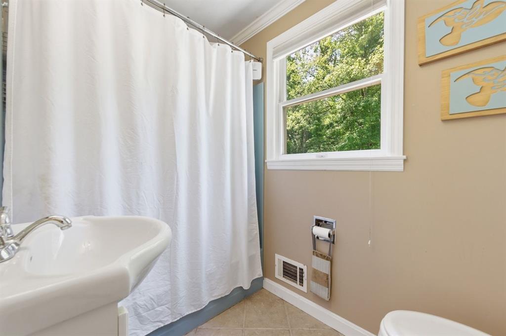 571 Flower Hl Road Pittsburgh, PA 15238 - Photo 13 of 26 Gallery Image 13