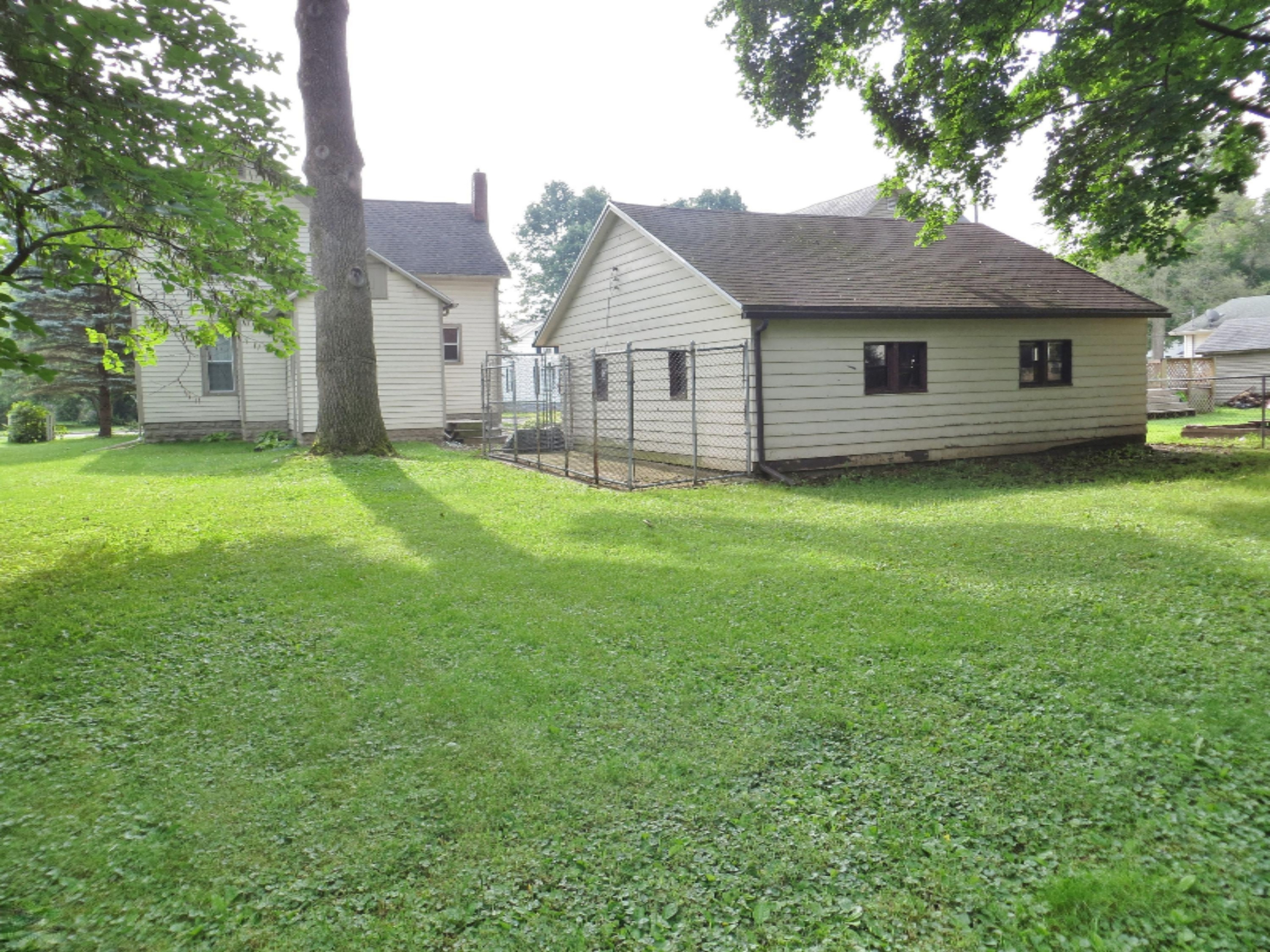 216 North Douglas Avenue Three Rivers, MI 49093 - Photo 8 of 29 IMG_8841