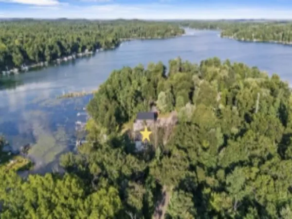 $725,000 | W5070 West Long Lake Road, Waupaca, WI 54981