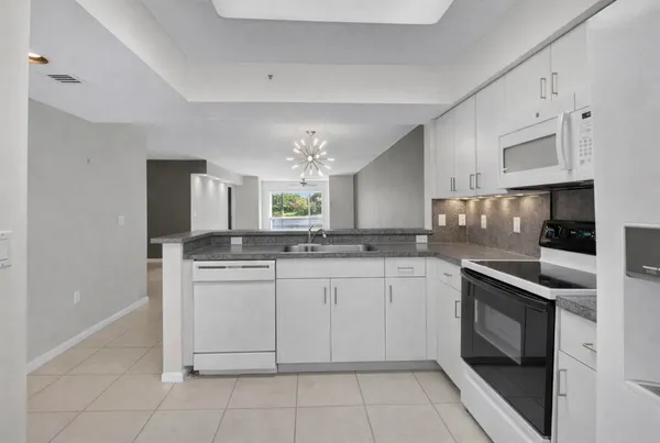 $2,950 | 5842 Crystal Shores Drive, Unit 205, Boynton Beach, FL 33437