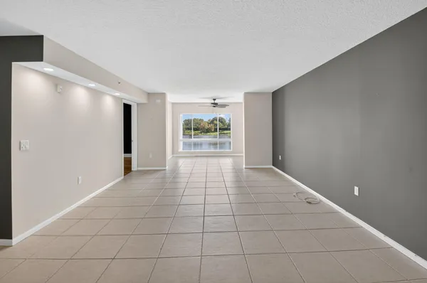 $2,950 | 5842 Crystal Shores Drive, Unit 205, Boynton Beach, FL 33437