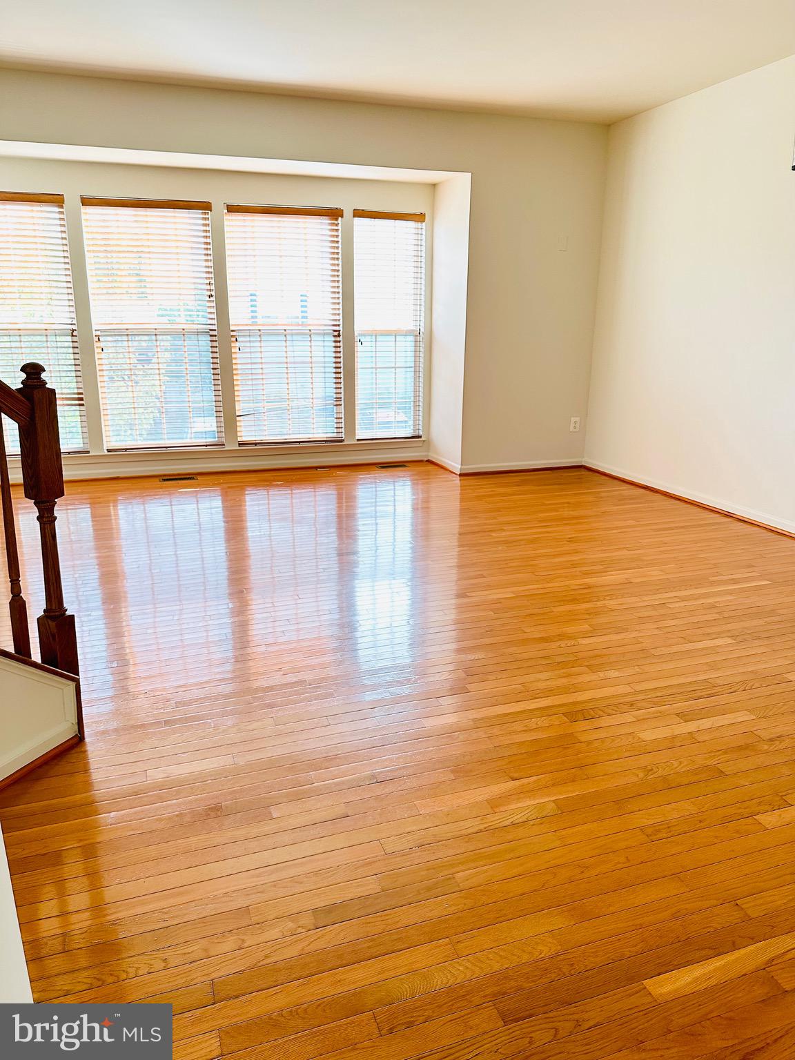 25278 Gothic Square Chantilly, VA 20152 - Photo 11 of 28