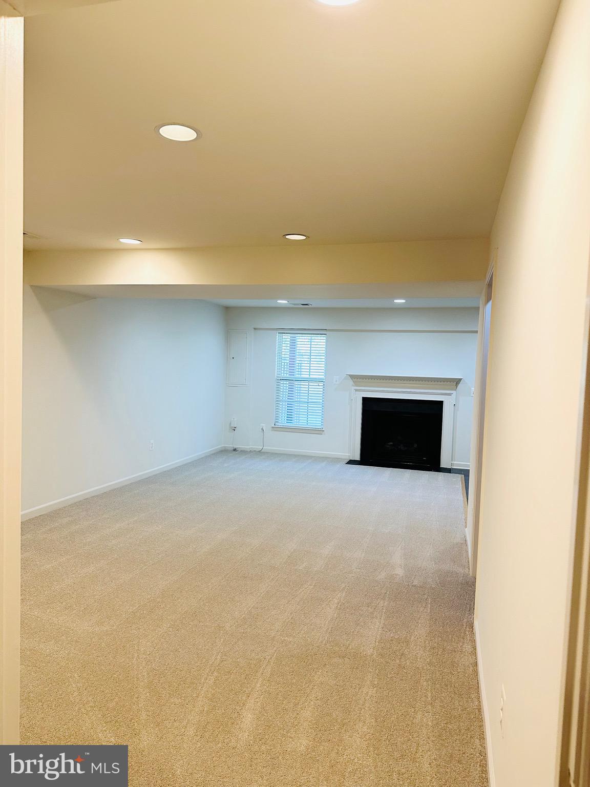 25278 Gothic Square Chantilly, VA 20152 - Photo 4 of 28