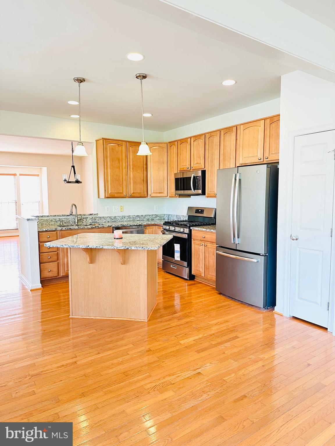 25278 Gothic Square Chantilly, VA 20152 - Photo 8 of 28