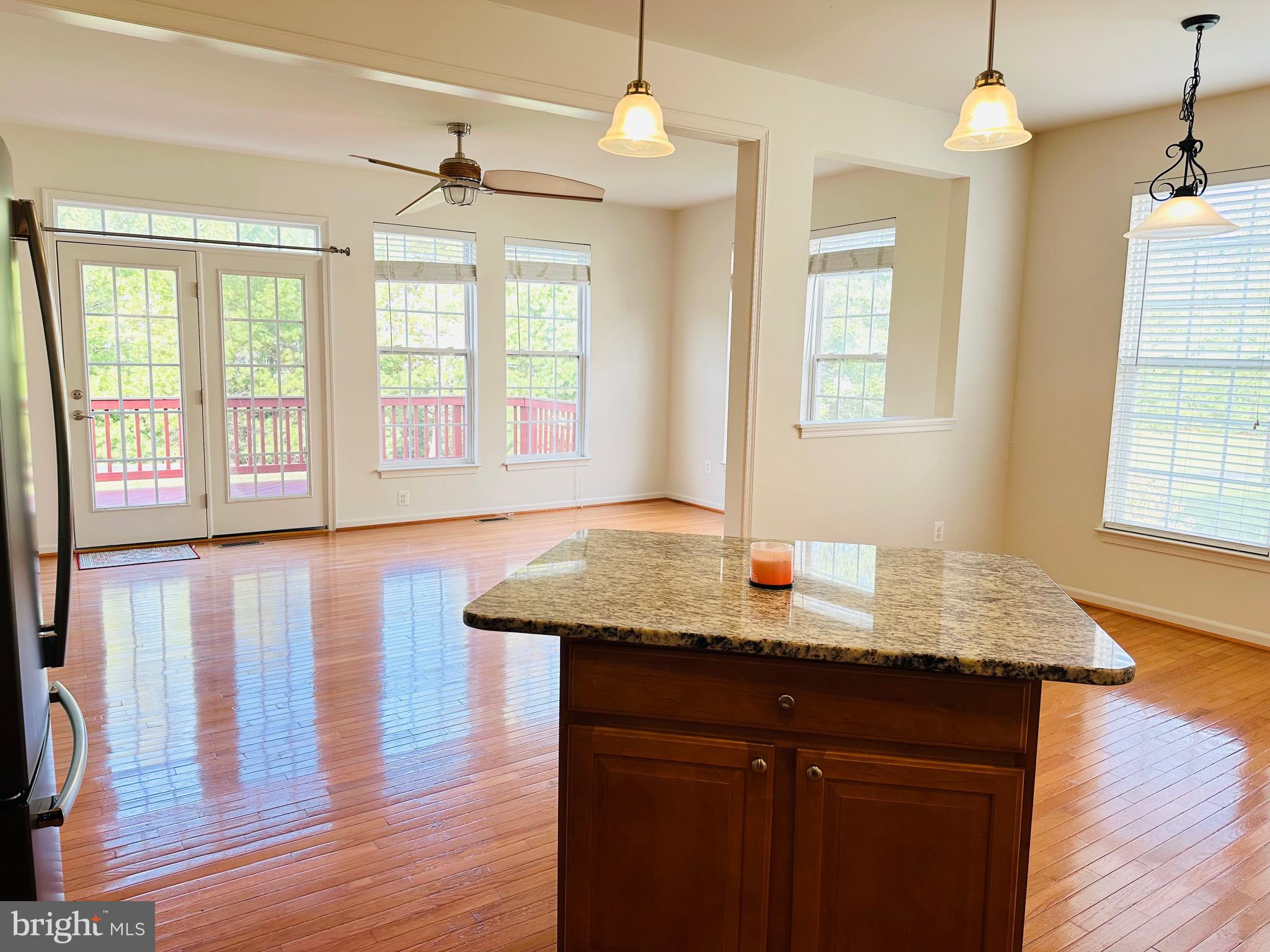 25278 Gothic Square Chantilly, VA 20152 - Photo 10 of 28