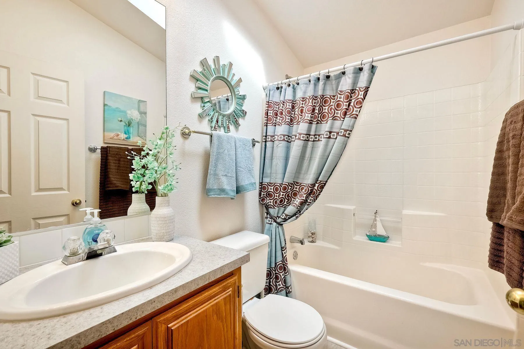 15935 Spring Oaks Road, Unit 30 El Cajon, CA 92021 - Photo 13 of 26 Gallery Image 13