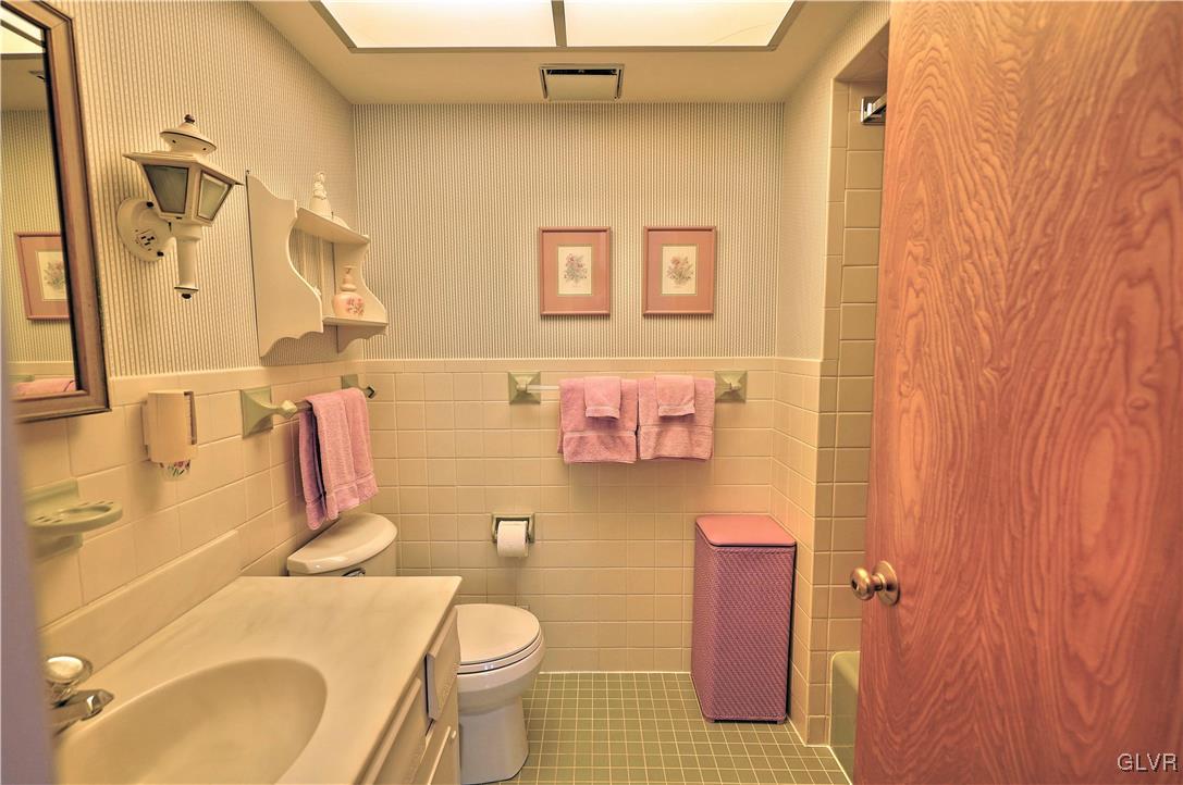2705 Woodside Road Bethlehem, PA 18017 - Photo 23 of 27 Gallery Image 23