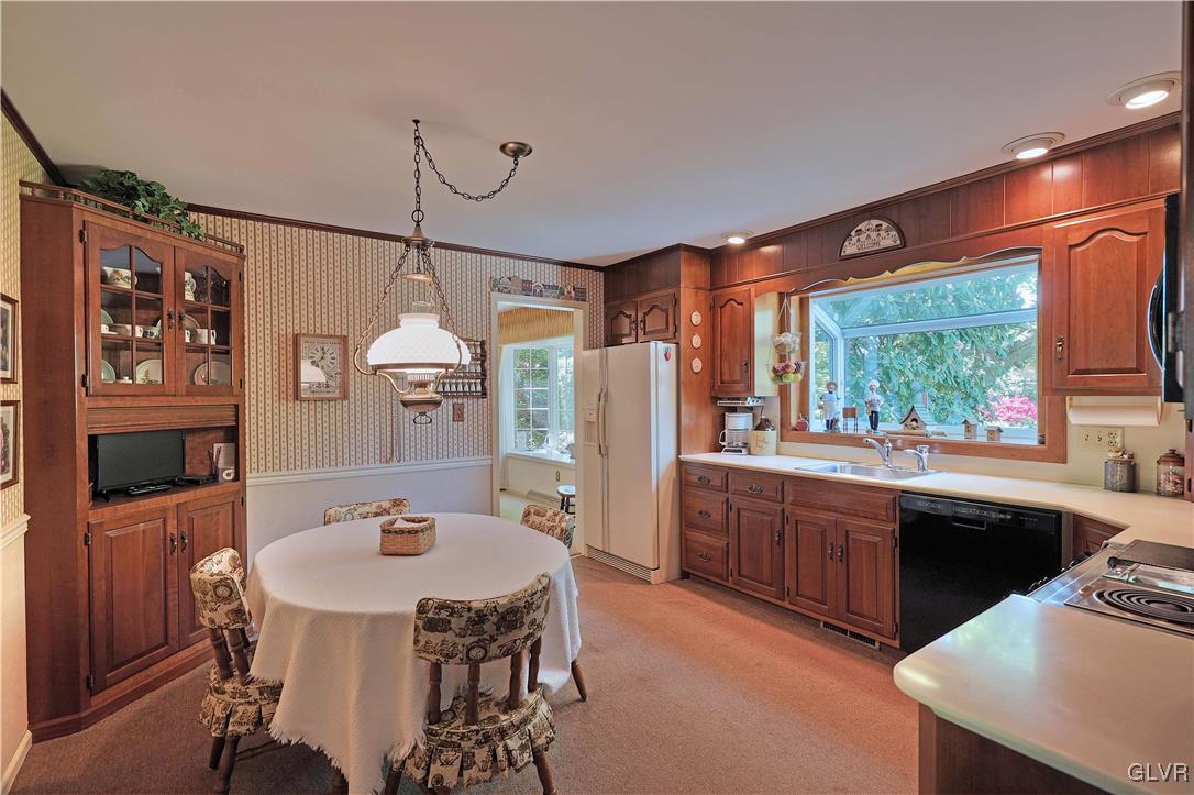 2705 Woodside Road Bethlehem, PA 18017 - Photo 7 of 27 Gallery Image 7