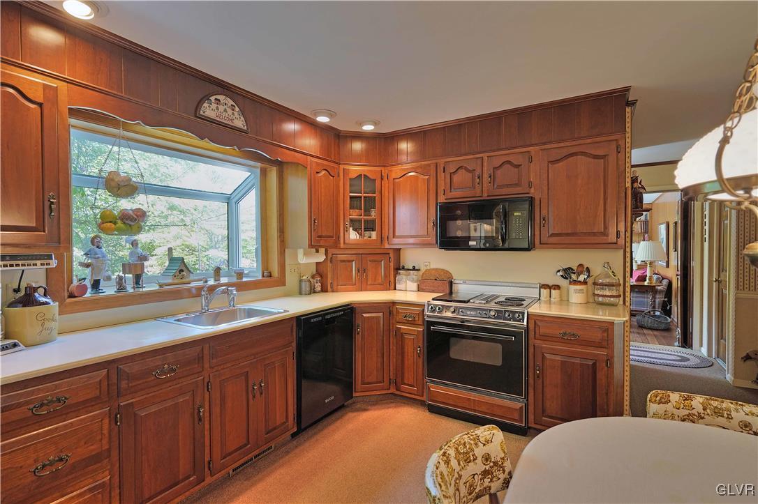 2705 Woodside Road Bethlehem, PA 18017 - Photo 9 of 27 Gallery Image 9