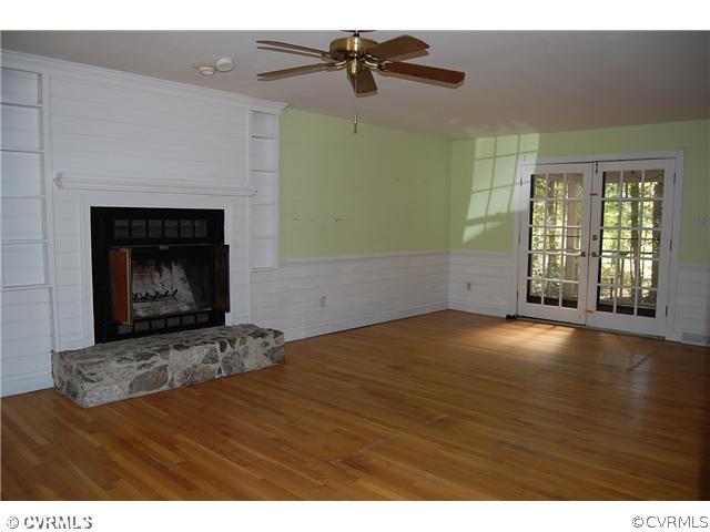 3804 Pebble Creek Road Midlothian, VA 23112 - Photo 4 of 12 Living Room