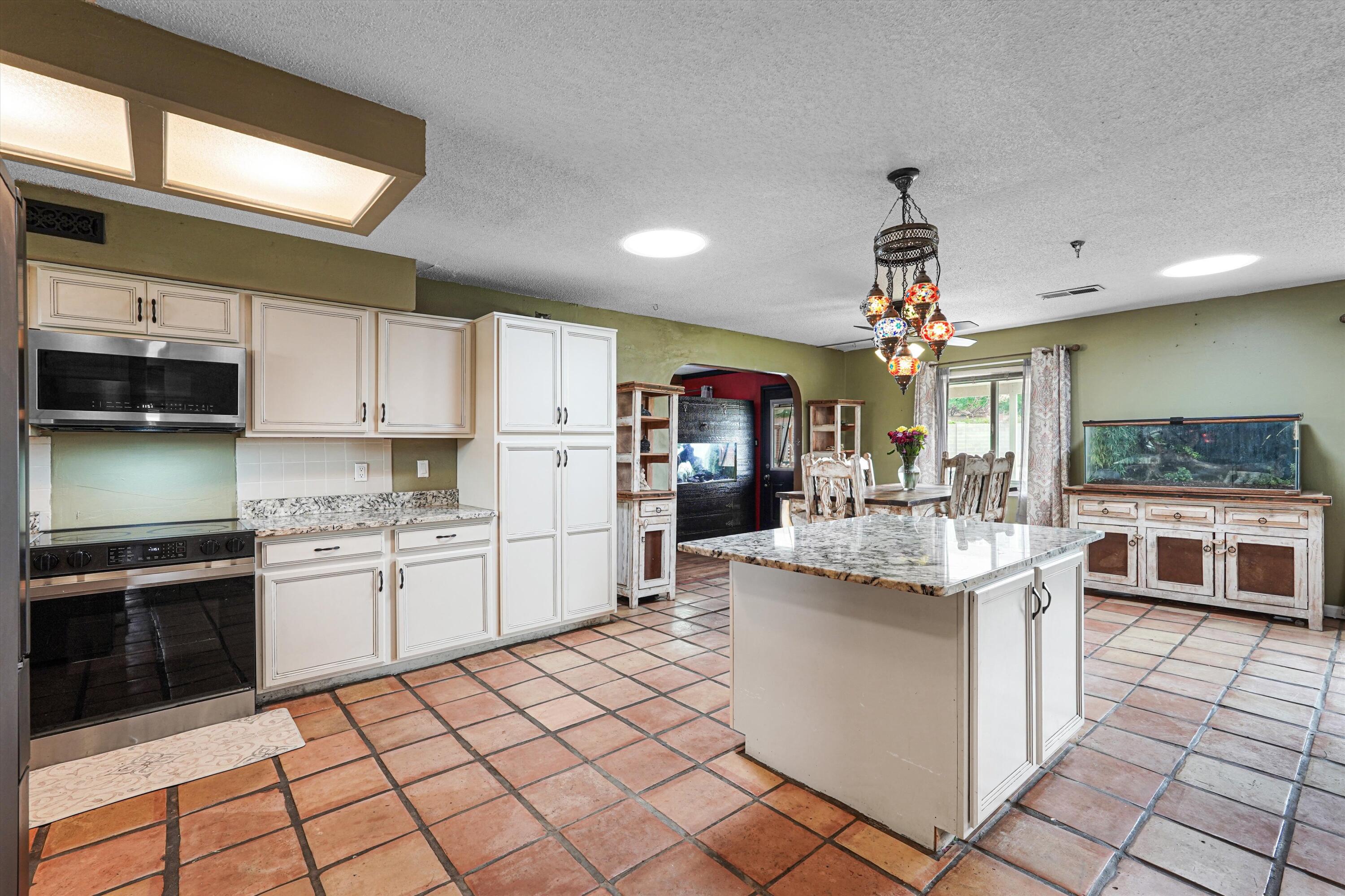 3720 Big Bend Road Northeast Albuquerque, NM 87111 - Photo 7 of 43 Gallery Image 7