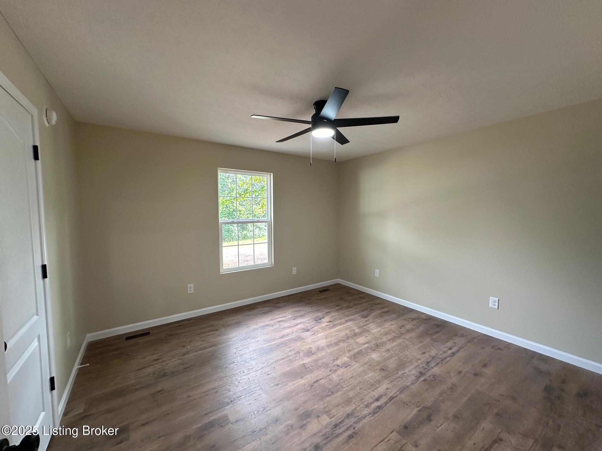 185 Rambling Ridge Road Brandenburg, KY 40108 - Photo 13 of 29 BR