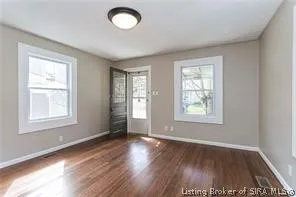 $1,300 | 704 West 7th Street, New Albany, IN 47150