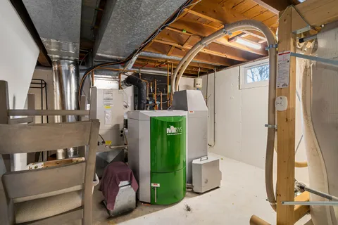 $579,900 | 25 Carol Avenue, Salem, NH 03079