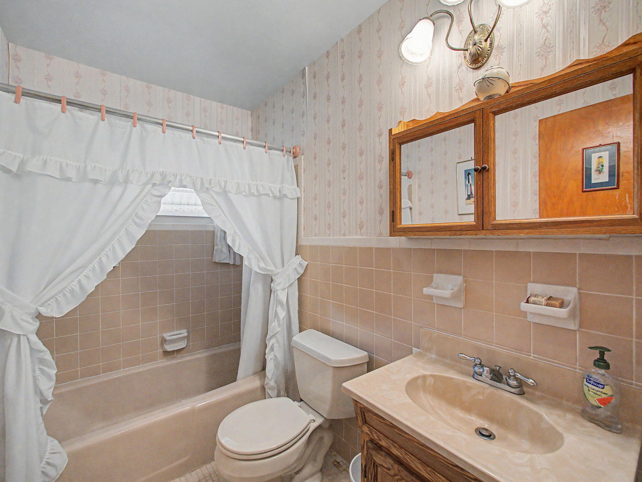 1840 Crafton Road Juno Beach, FL 33408 - Photo 12 of 22 16-web-or-mls-003 (2)