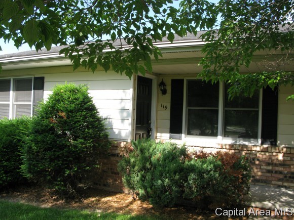 119 Exeter Court Springfield, IL 62704 - Photo 2 of 19