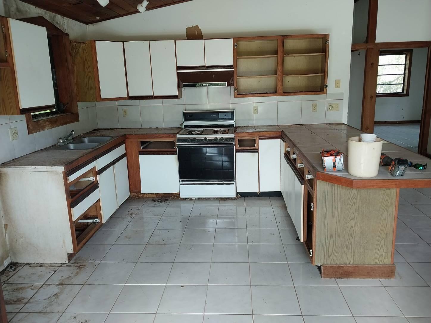 230 Yardarm Road Cudjoe, FL 33042 - Photo 3 of 5 IMG_20250408_092058