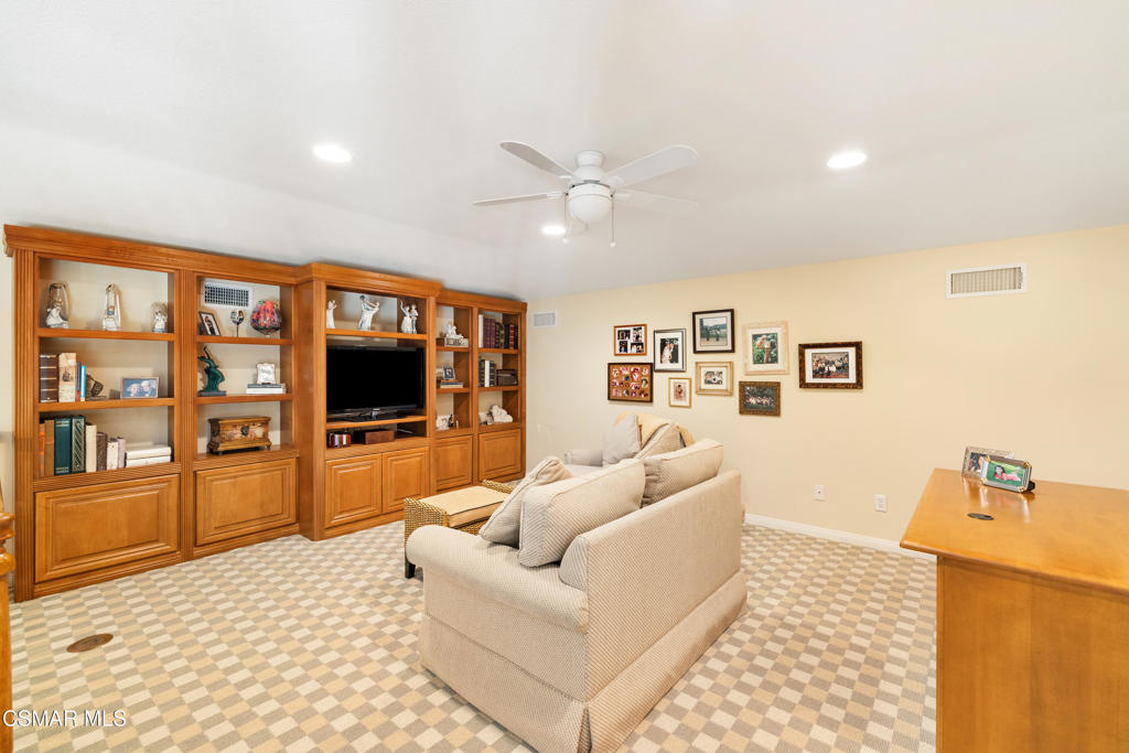 3138 Heavenly Ridge Street Thousand Oaks, CA 91362 - Photo 18 of 39
