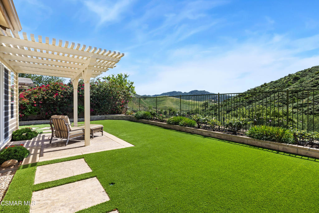 3138 Heavenly Ridge Street Thousand Oaks, CA 91362 - Photo 3 of 39