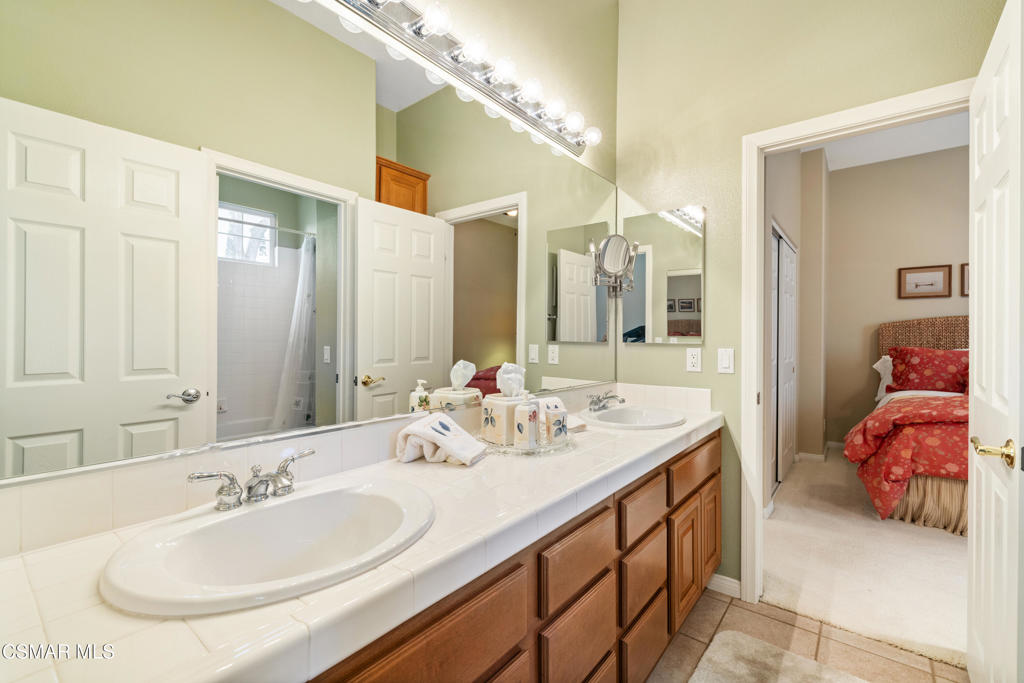 3138 Heavenly Ridge Street Thousand Oaks, CA 91362 - Photo 31 of 39