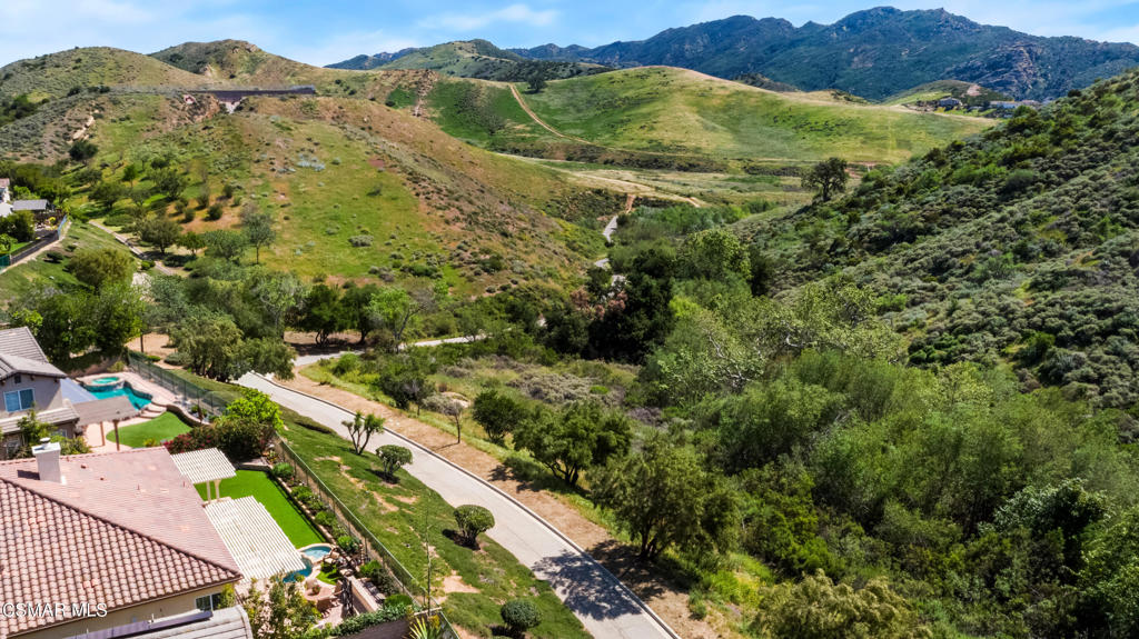 3138 Heavenly Ridge Street Thousand Oaks, CA 91362 - Photo 37 of 39