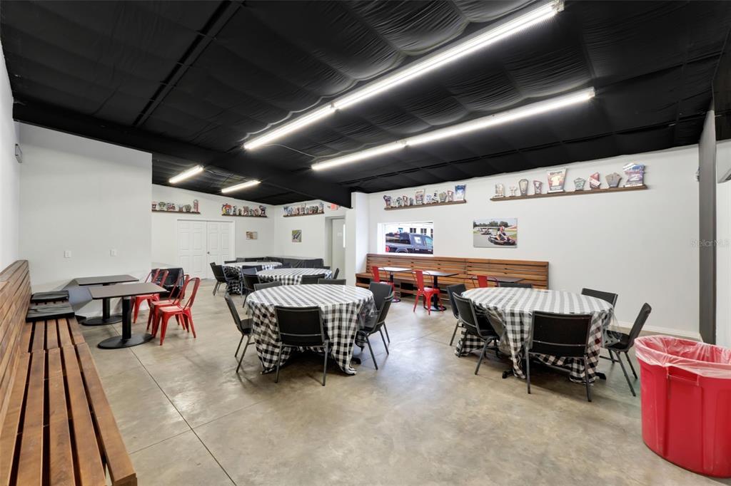 5821 Pit Road Bushnell, FL 33513 - Photo 24 of 35 a view of a bar restaurant