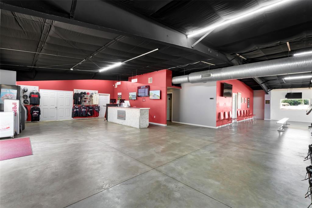 5821 Pit Road Bushnell, FL 33513 - Photo 7 of 35 a view of parking garage