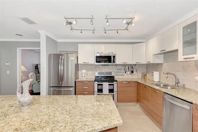 $5,500 | 1894 Loma Linda Street, Sarasota, FL 34239