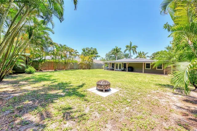 $5,500 | 1894 Loma Linda Street, Sarasota, FL 34239