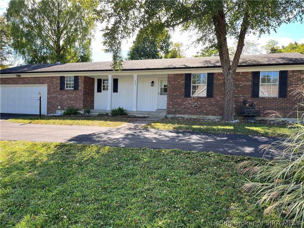 323 Spickert Knob Road New Albany, IN 47150 - Photo 2 of 12 Gallery Image 2