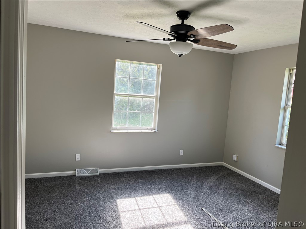 323 Spickert Knob Road New Albany, IN 47150 - Photo 9 of 12 Gallery Image 9
