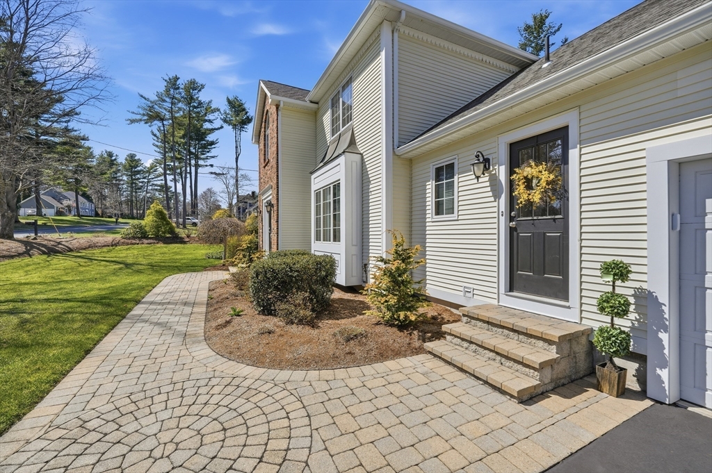 48 Blueberry Ridge Westfield, MA 01085 - Photo 5 of 42