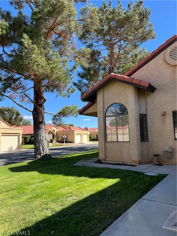 $1,750 | 11687 Maple Street, Apple Valley, CA 92308