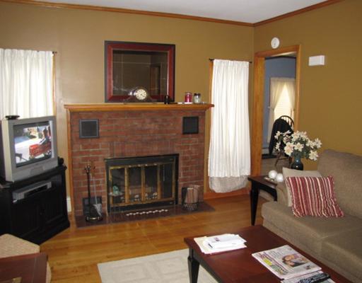381 Riverside Drive Augusta, ME 04330 - Photo 4 of 10 Living Room.