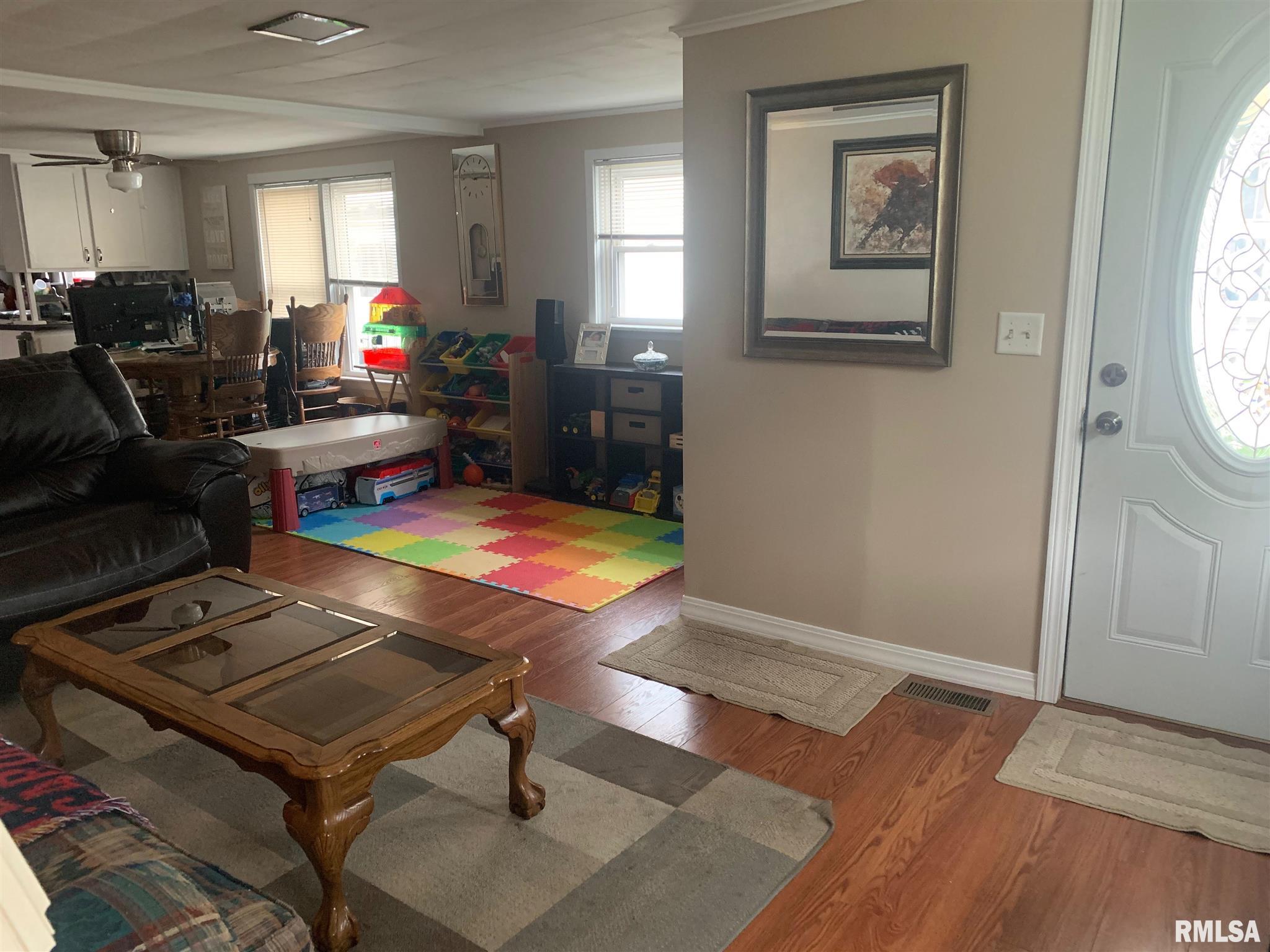 2805 South Walnut Street Springfield, IL 62704 - Photo 4 of 22