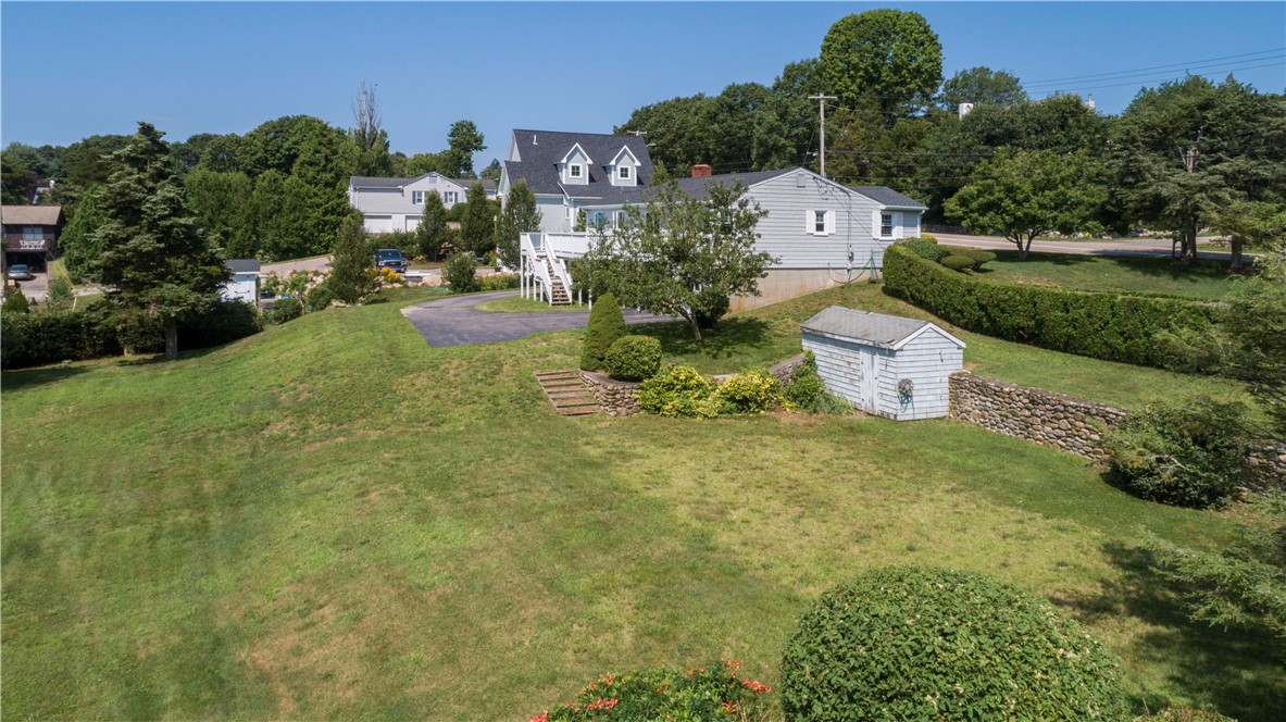 47 Shore Road Westerly, RI 02891 - Photo 11 of 43