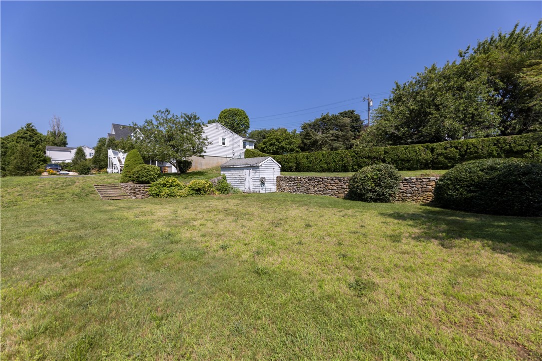 47 Shore Road Westerly, RI 02891 - Photo 13 of 43