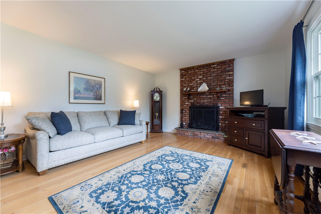 47 Shore Road Westerly, RI 02891 - Photo 16 of 43