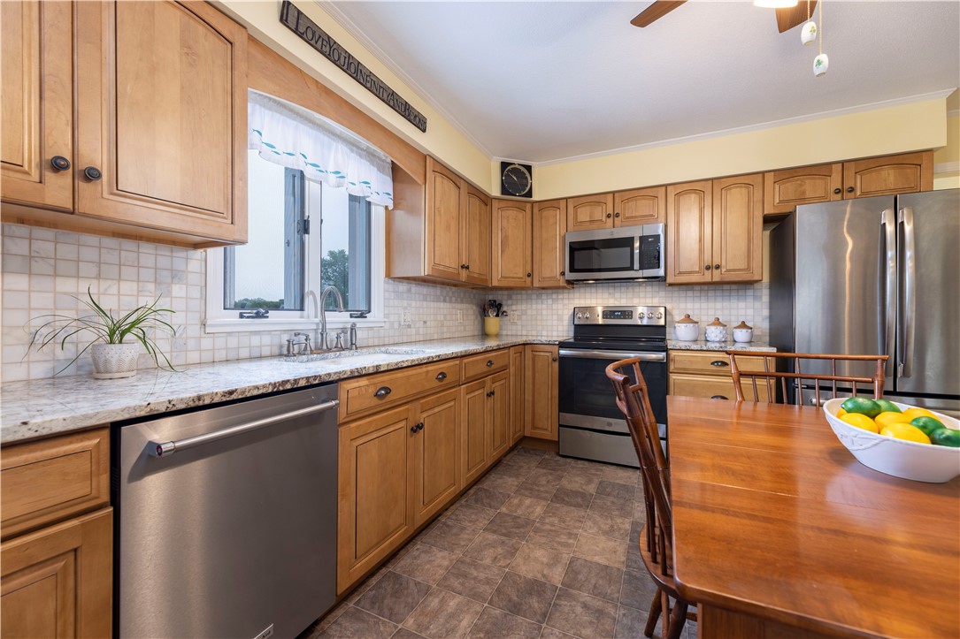 47 Shore Road Westerly, RI 02891 - Photo 22 of 43