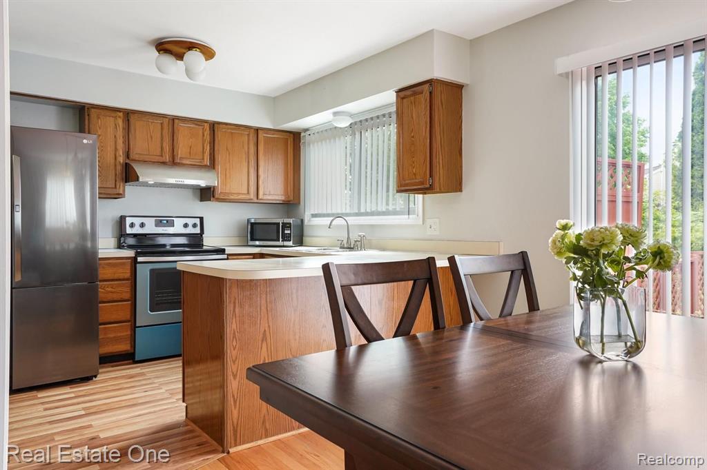 456 Farmridge Court Rochester Hills, MI 48307 - Photo 14 of 33