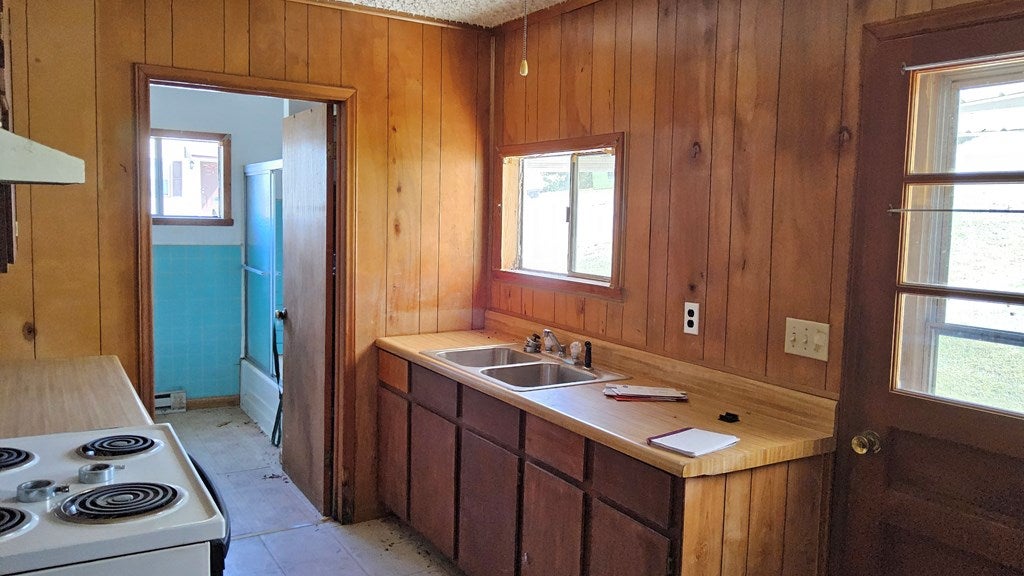 503 Parsonage Avenue Rural Retreat, VA 24368 - Photo 7 of 22 Gallery Image 7
