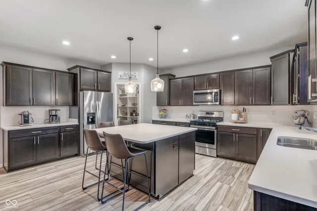 $405,000 | 1617 Wedgewood Place, Avon, IN 46123