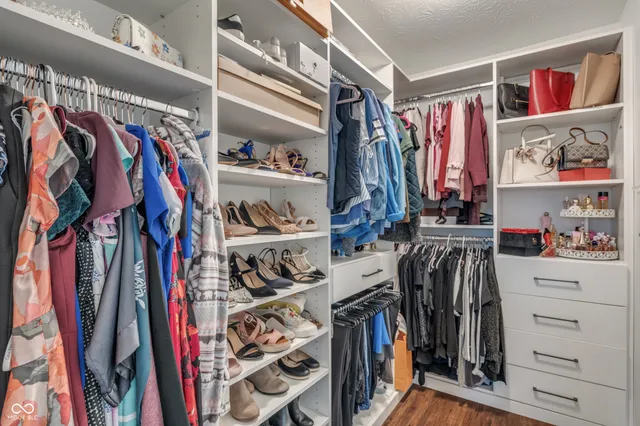 $405,000 | 1617 Wedgewood Place, Avon, IN 46123